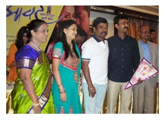 Supriya Kale, Aniruddha Kale, Sanjay Narvekar, Javed Ali